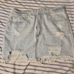 H&M light wash denim ripped mini skirt never worn